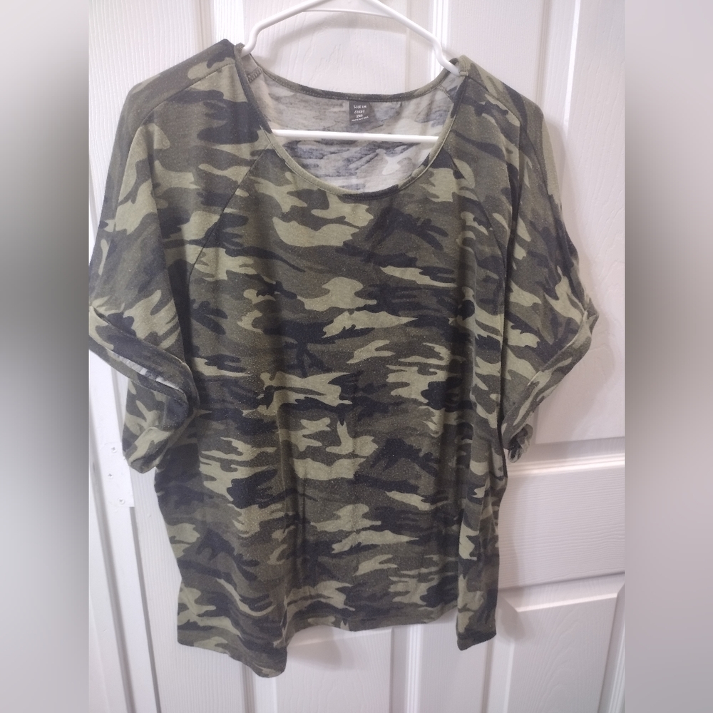 Camo shein top